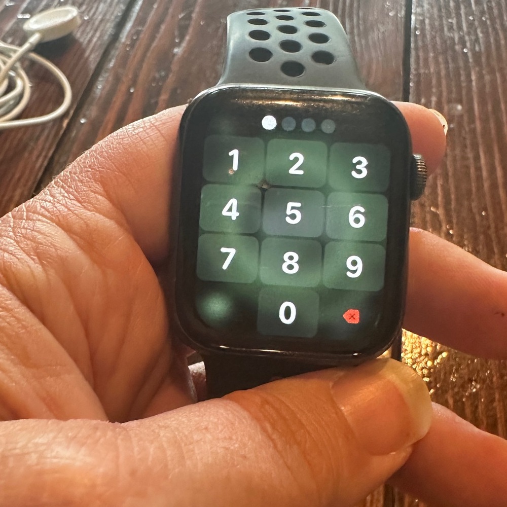 Apple Watch SE NIKE, Series 2, black (midnight sky) + FREE SHIPPING.